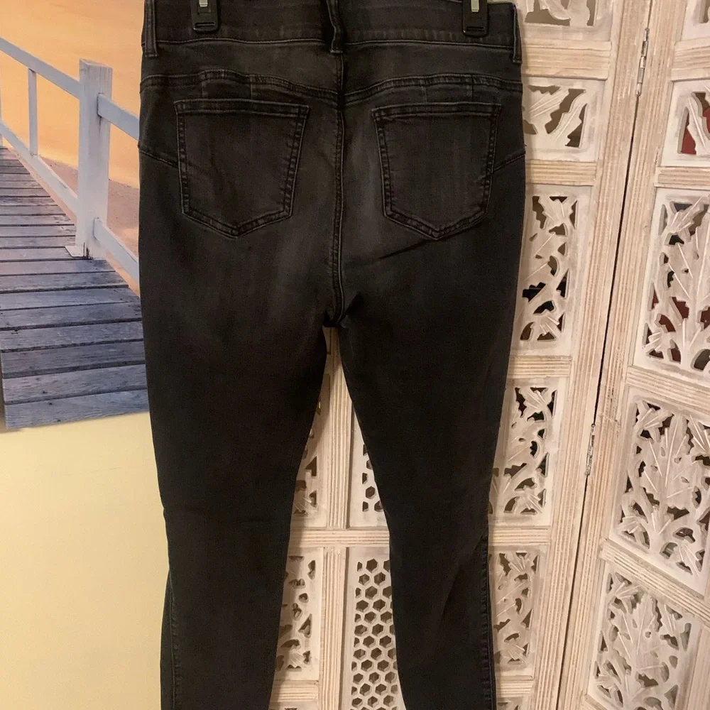 Torrid Premium Black Skinny Distressed Jean; Size: 10 Regular - Picture 6 of 7